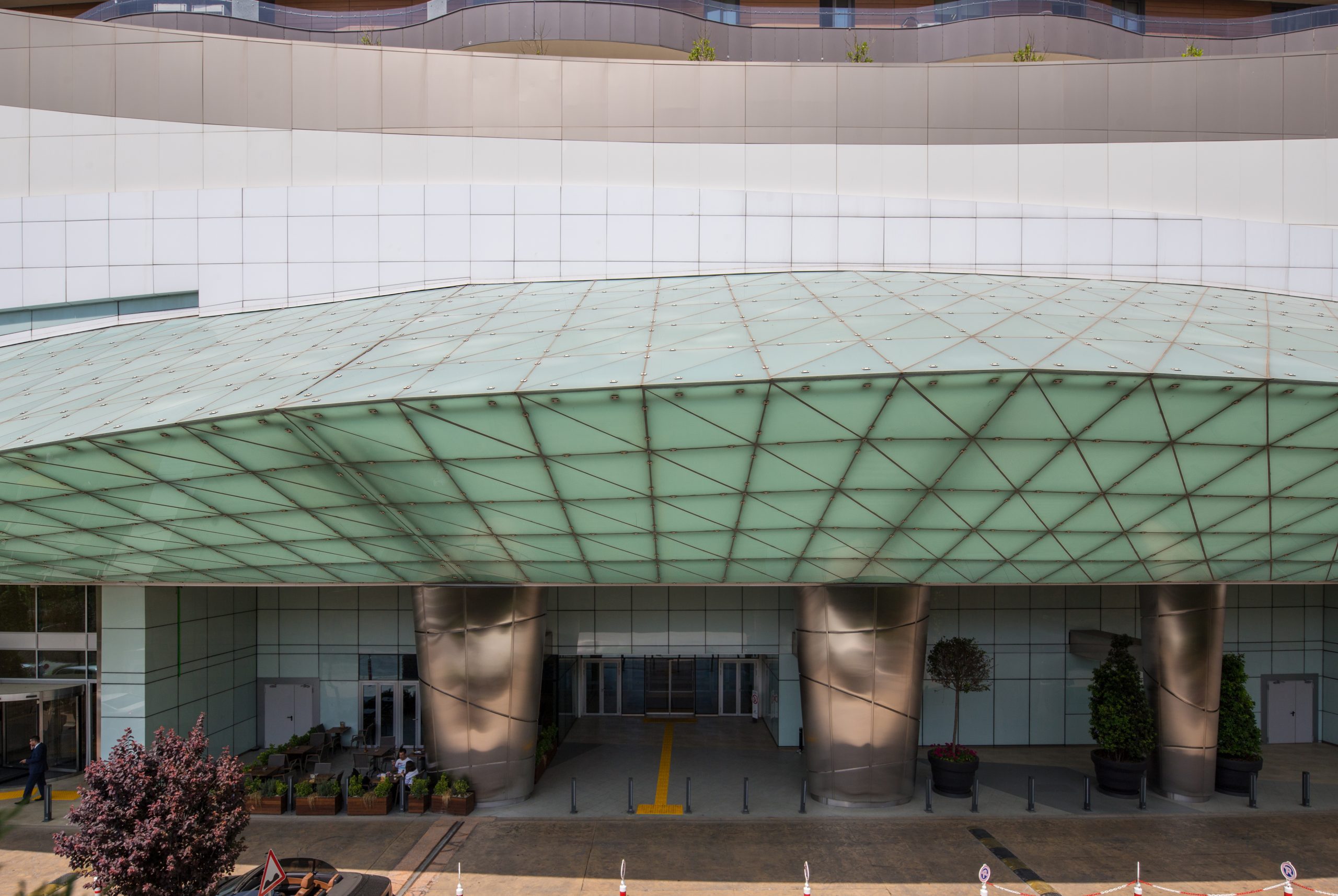 Akasya Mall: Undulating Canopy